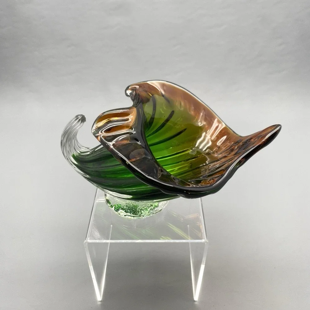 Vintage‎ Hand Blown Art Glass Trumpet Vase Green Lily Flower Spiral